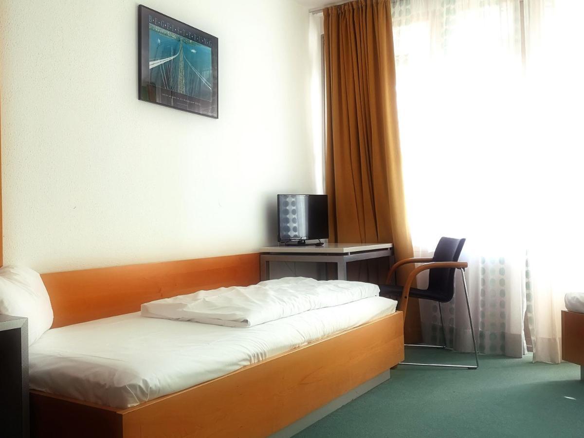 Sportschule Oberhaching Hotel Екстериор снимка