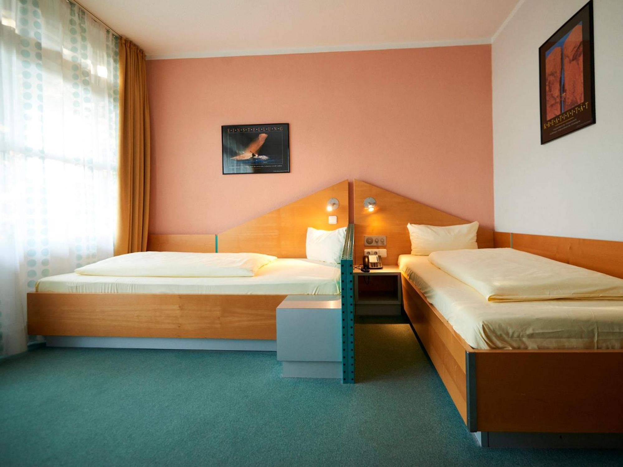 Sportschule Oberhaching Hotel Екстериор снимка