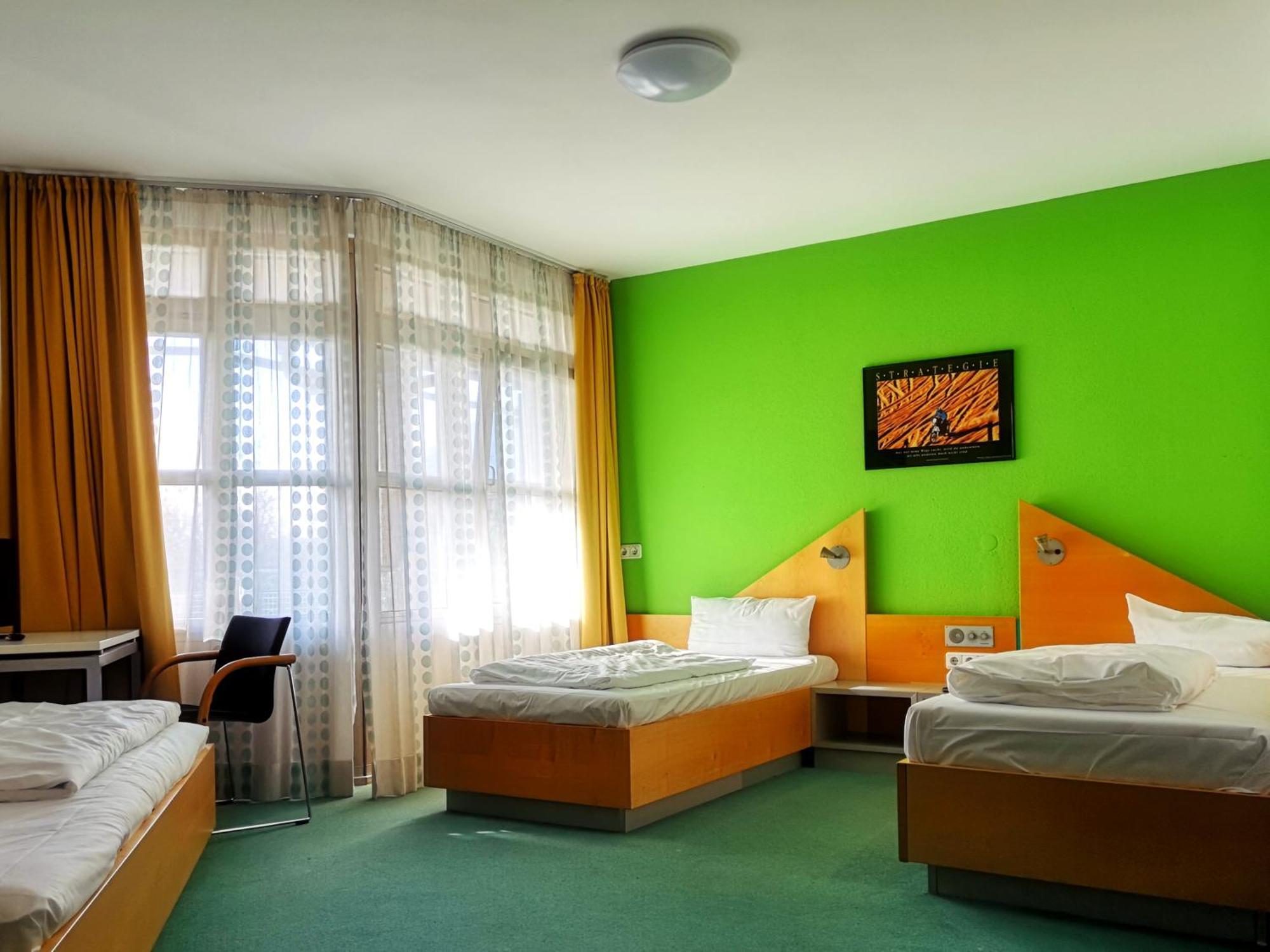 Sportschule Oberhaching Hotel Екстериор снимка