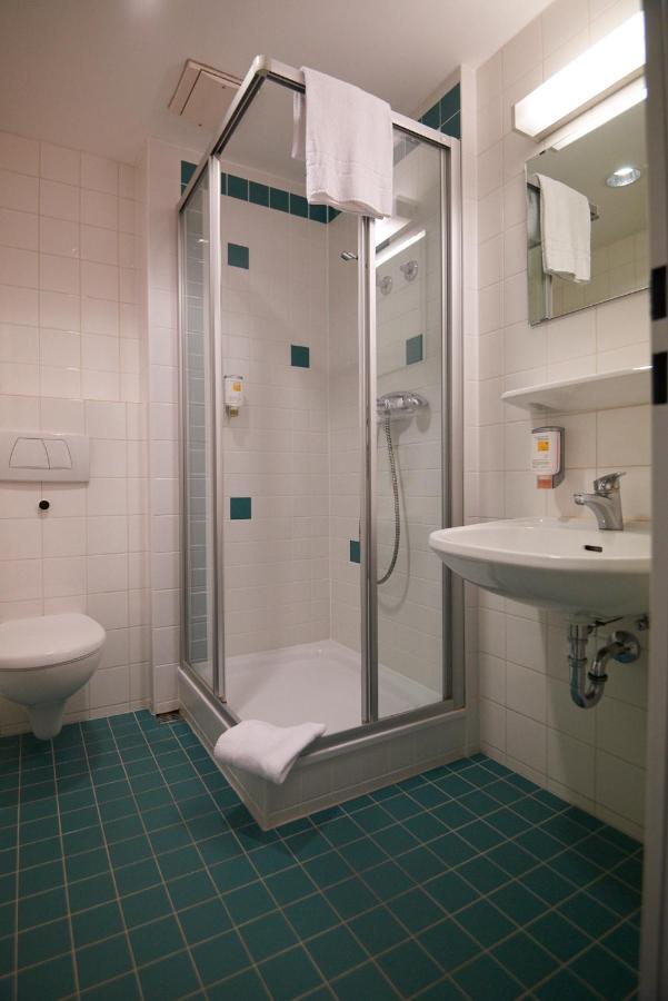 Sportschule Oberhaching Hotel Екстериор снимка